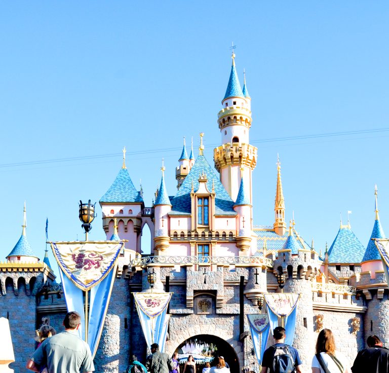 20+ Things to Do in Disneyland California